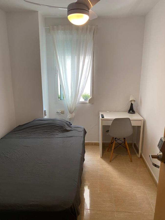 Single Room In My Apartment At The Beach Valencia Luaran gambar
