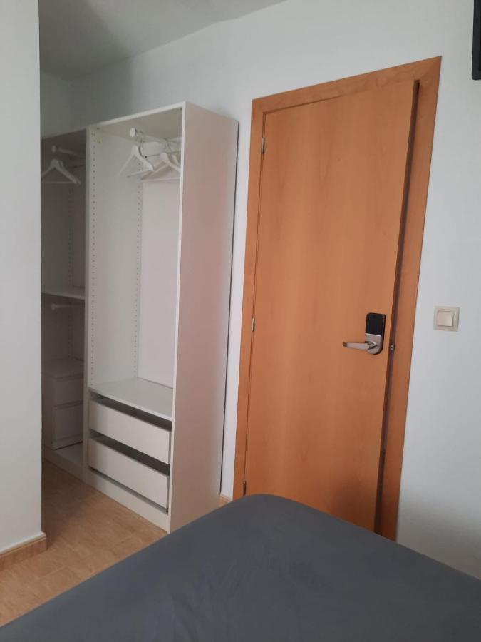 Single Room In My Apartment At The Beach Valencia Luaran gambar